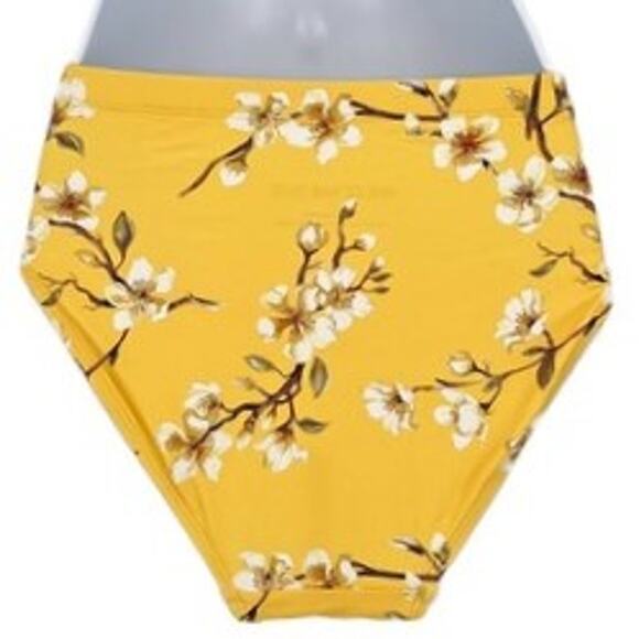 Swimsuit Classic Style Dogwood Floral Bikini Set in Yellow and White Size Small - Picture 7 of 9